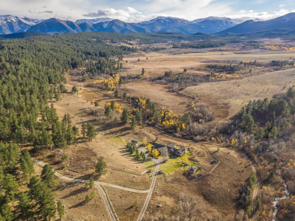 mountains-montana-sacred-raven-ranch-e1657144402948-1536x1150